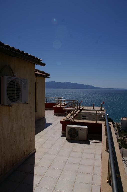 Apartments Globus Sarande Ruang foto