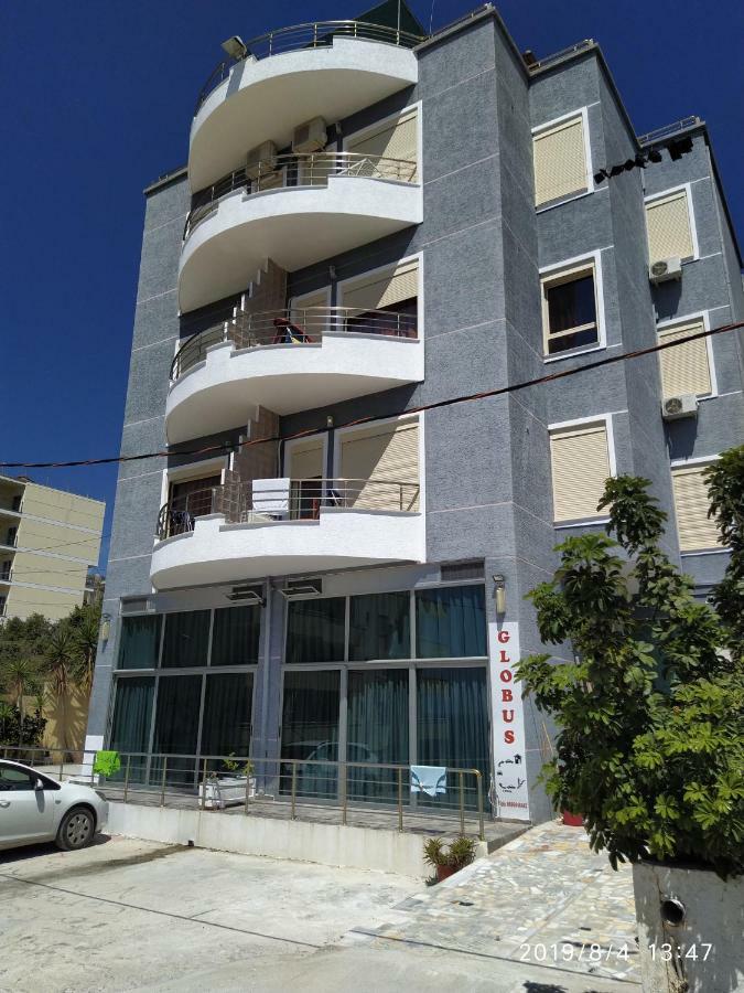 Apartments Globus Sarande Bagian luar foto